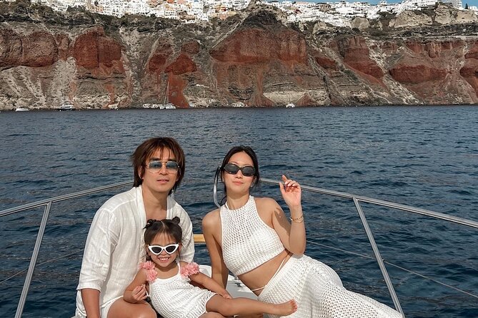 Private all included yacht Tour in Santorini - Thirasia and the traditional tavern lunch