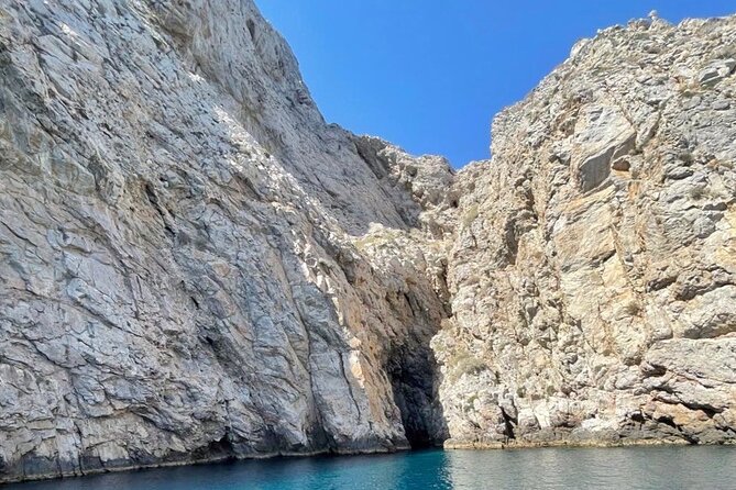 Private Caldera Cruise with Motor Yacht in Santorini - Hotel pickup makes the start simple