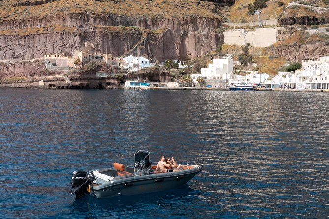 Private Cruise Luxury Self Drive Boat - Explore the best spots - Planning a five-hour route around Santorini