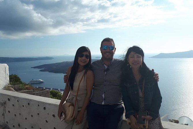 Private Custom Tour : Santorini Half day 5 hours ( morning or afternoon ) - A private route instead of a fixed Santorini circuit