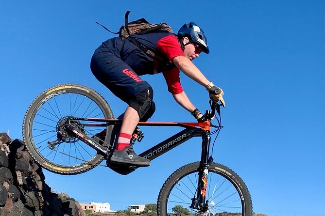 Private Electric Mountain Bike Experience and Tour in Santorini - Alessio’s guiding style and the value of a private group