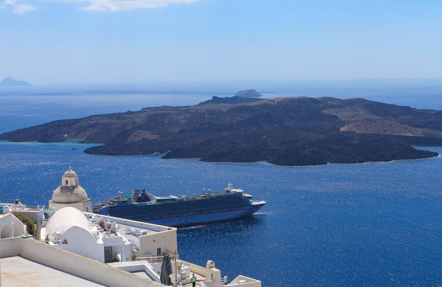 Private Famous Sights Tour with Local Guide in Santorini - Who will get the most from this tour