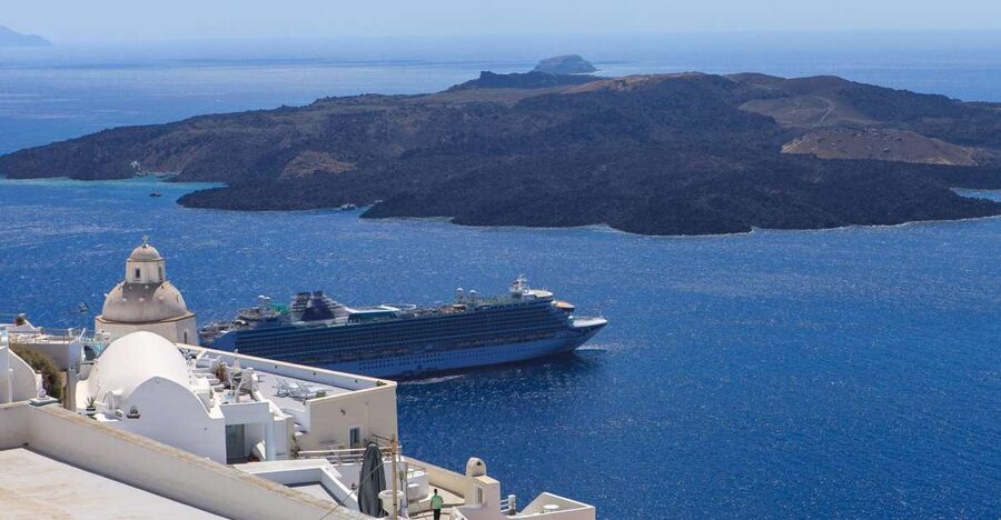 Private Famous Sights Tour with Local Guide in Santorini - Oia, Santorini’s famous caldera village