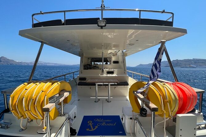 Private Full-Day Motor Yacht Cruise with Meal, Open Bar+Transfers - Snorkeling Near Thirasia