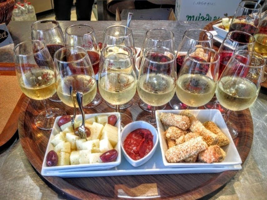 Private Group Visit to Akrotiri & 3 Wineries with Tastings - Should you book it?
