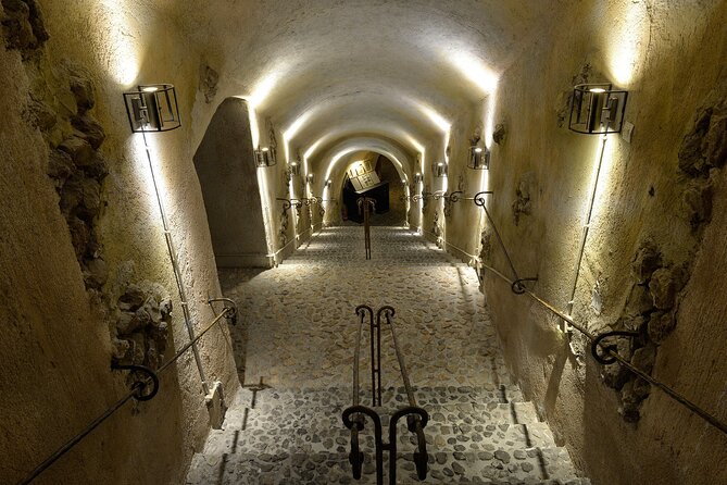 Private Half Day Tour with Wine Tasting in Santorini - A five-hour way to see several sides of Santorini