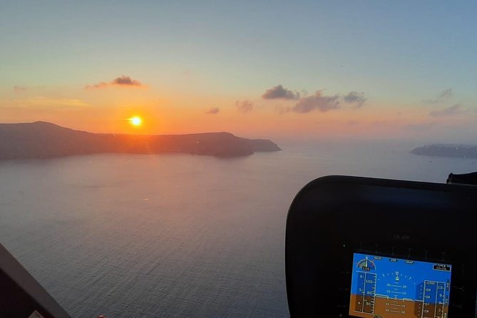Private Helicopter Tour Santorini 20 minutes - up to 4 passengers - Starting at HeliAlpha in Exo Gonia