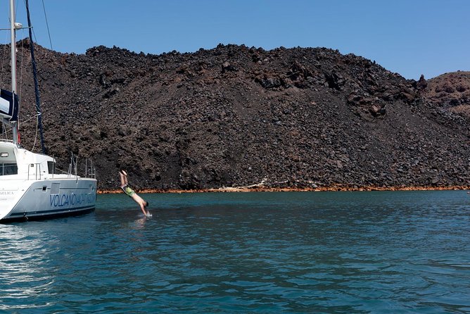 Private Luxury Caldera Cruise with a rich BBQ meal and Open Bar! - A BBQ lunch with an open bar