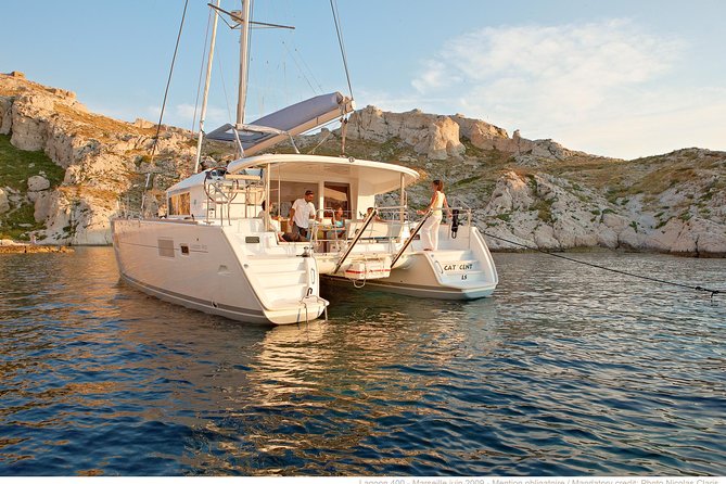 Private Morning Tour Lagoon 400-380 Sailing in Santorini ,lunch, drink, transfer - Palea and Nea Kameni, the volcanic opening act