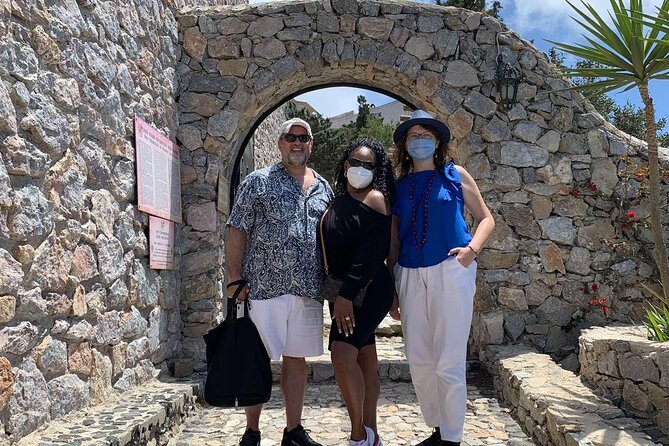 Private Santorini Half Day Highlights 4-Hour Tour & Native Driver - A fast, personal look at Santorini