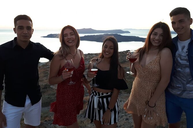 Private Santorini Sunset Picnic Experience - A Santorini sunset without the crowd