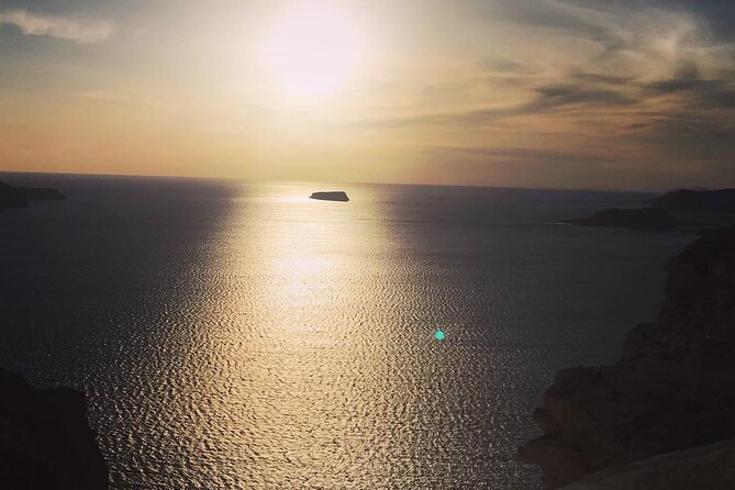 Private Santorini Sunset Picnic Experience - Megalochori’s caldera side
