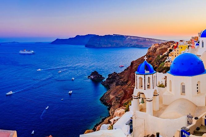 Private Tour Santorini best Attractions - Oia’s main street, Santorini’s famous first impression