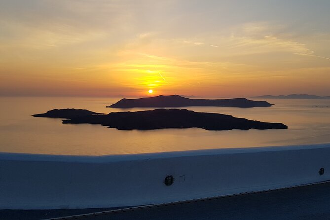 Private Transfer from-to Santorini airport to-from anywhere in Santorini Island - The ride to your hotel, villa, or port