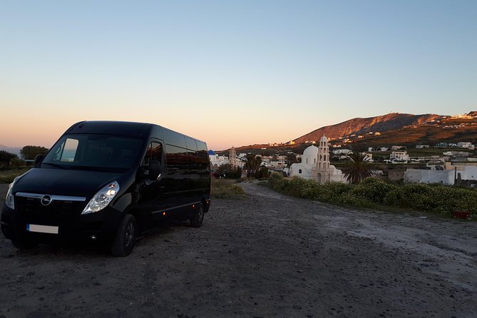 Private transfers in Santorini Greece - A driver who knows the quickest way through