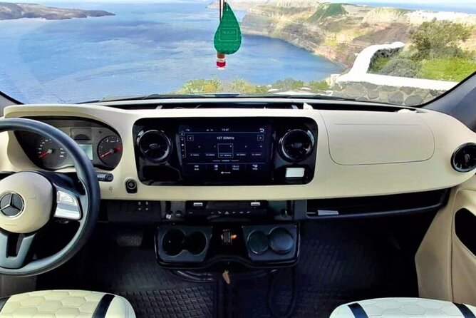 Private Transportation from Airport to Oia - Flight and Ferry Monitoring Is the Practical Advantage