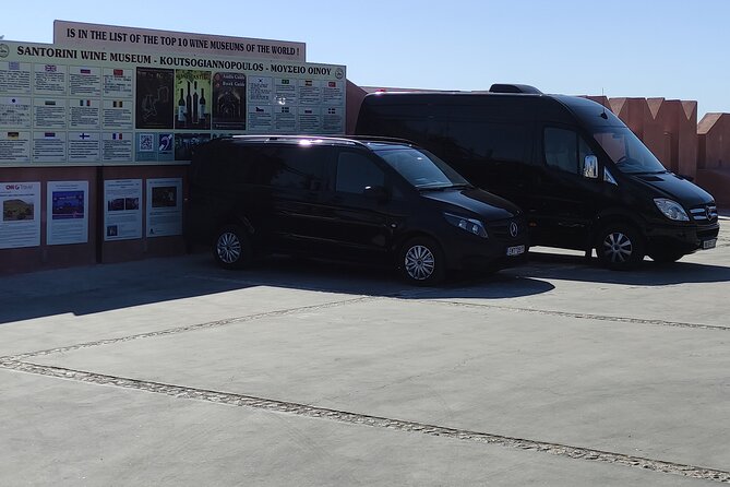 Private Wine Tour in 3 Wineries with 12 Wine Tastings and Tapas - Twelve tastings, local food, and a private sommelier