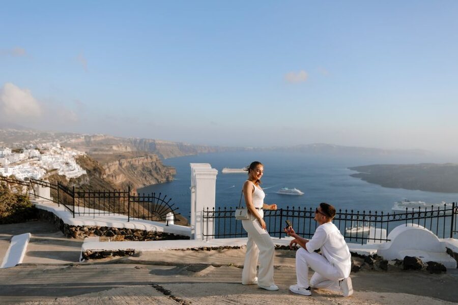 Proposal Photographer in Santorini - My verdict: a strong choice for a carefully planned proposal