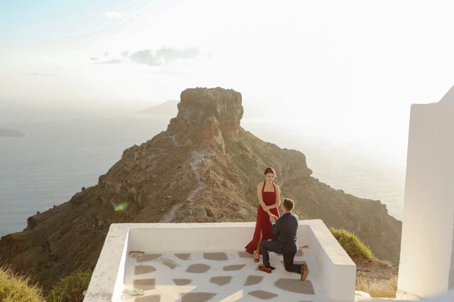 Proposal Photographer in Santorini - Who should book this experience?