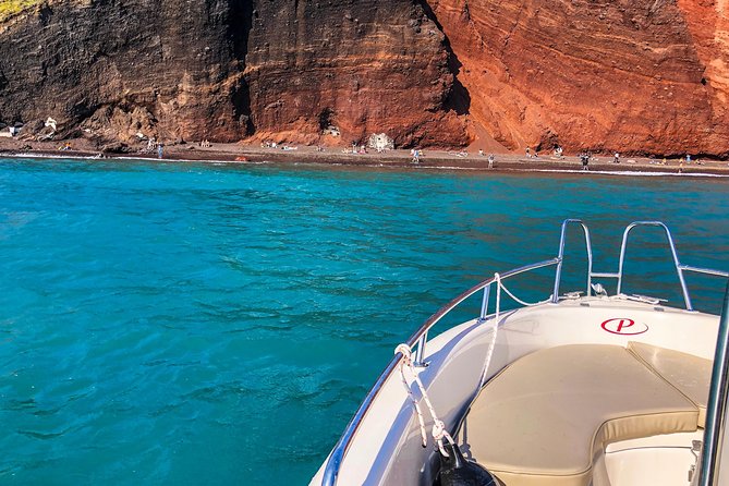 Rent a Boat in Santorini without a License - What the training is really worth