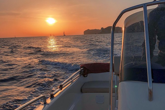 Rent a Boat in Santorini without a License - A private day instead of a scheduled cruise