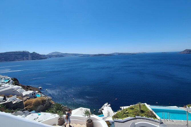 Romantic Tour through Santorini - Megalochori and the taste of Vinsanto