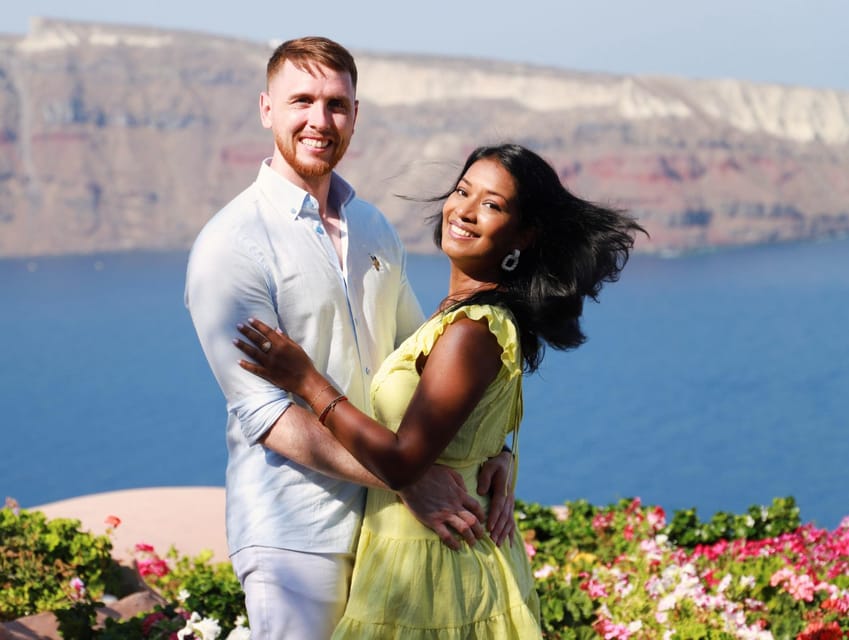 Santorini: 40-Minute Oia Photoshoot - How Mike handles posing and natural expressions
