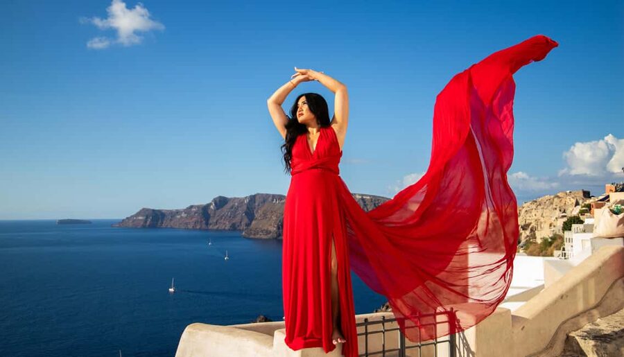 Santorini: 40-Minute Oia Photoshoot - What the final photos may be like
