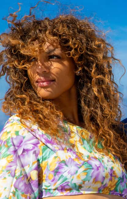 Santorini: 40-Minute Oia Photoshoot - Who will enjoy this most
