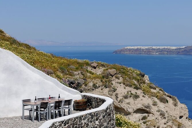 Santorini 6 hours Day tour and Lunch - Kamari Beach and a Greek tavern meal