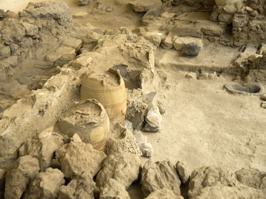 Santorini: Akrotiri Entry Ticket and Audio Guide - Following the prehistoric streets