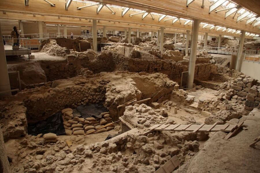 Santorini: Akrotiri Entry Ticket and Audio Guide - Entering the site with a phone ticket