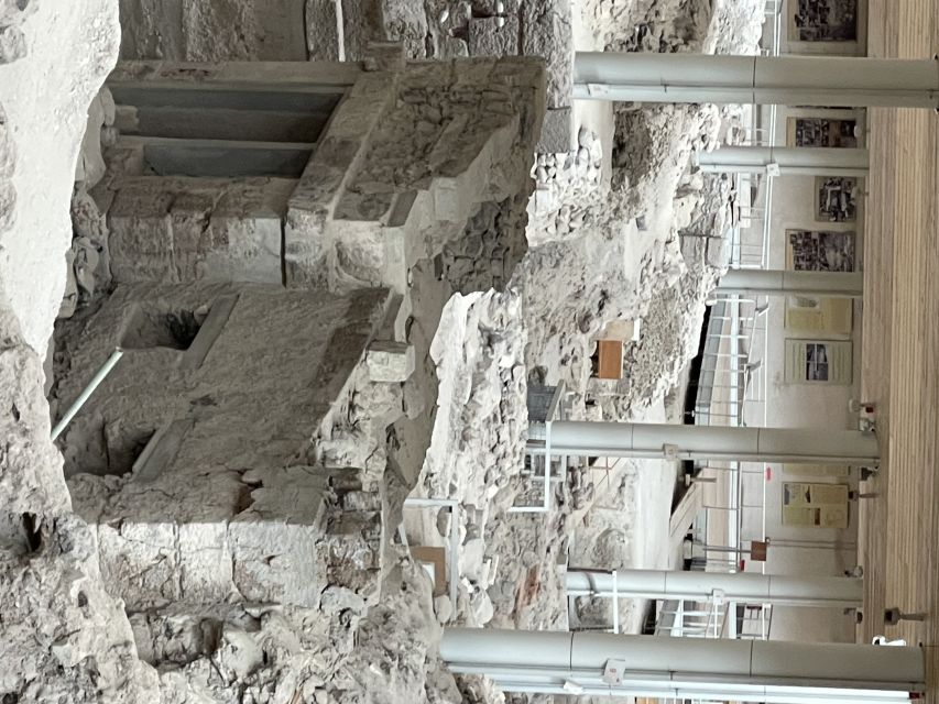 Santorini: Akrotiri Private Guided Tour with Hotel Pick-Up - Seventy minutes among streets, homes, and drainage channels