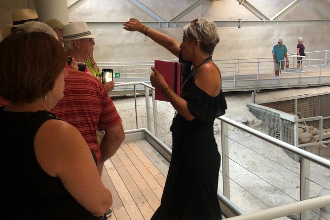 Santorini , Akrotiri tour by a licensed guide - Key points at a glance