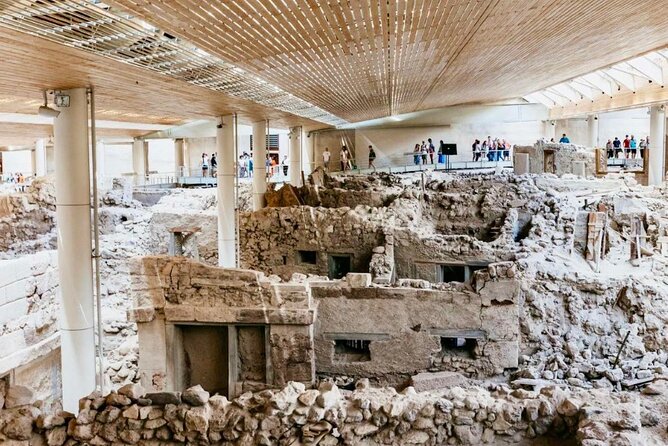 Santorini , Akrotiri tour by a licensed guide - Frescoes and the evidence of daily life