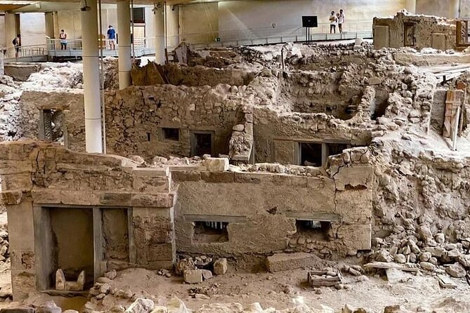 Santorini , Akrotiri tour by a licensed guide - Who will get the most from this Akrotiri visit