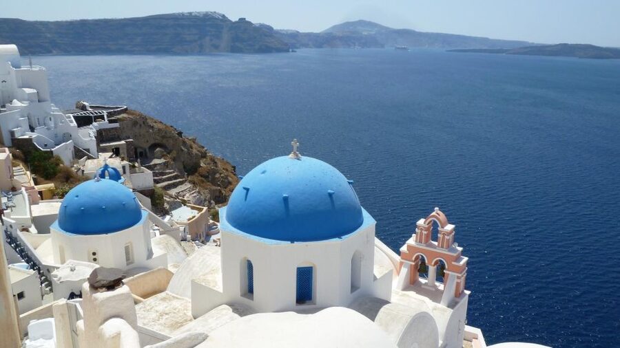 Santorini: Best Of Santorini Private Tour with a Local Guide - Cruise passengers need to plan the first meeting point