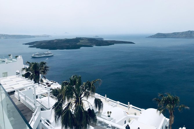 Santorini Bliss: Discover the Charms of the Southern Delight - What the transport and group size mean