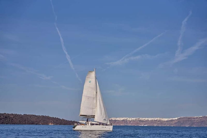Santorini: Caldera Classic Catamaran Cruise w/ Meal & Drinks - Key points to know before you book
