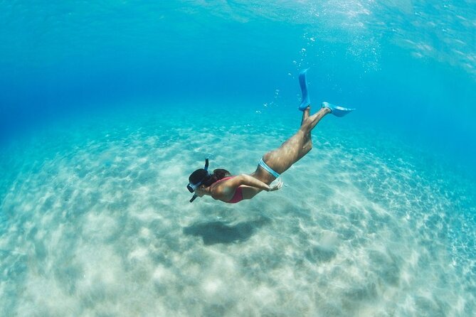 Santorini: Caldera Classic Semi-Private Cruise with BBQ & Drinks - Mesa Pigadia for a quieter swim