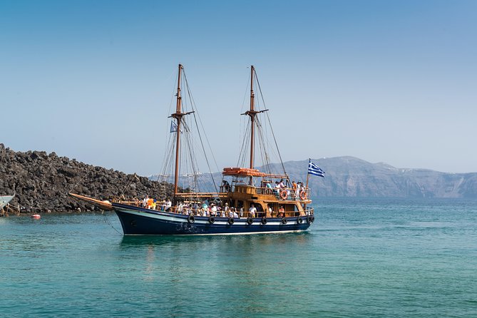 Santorini Caldera Cruise Tour (Volcano, Hot Springs, Thirassia) - The boat ride and the views along the caldera