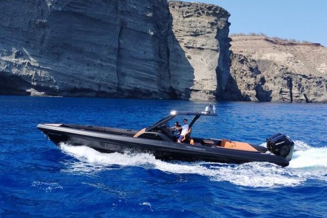 Santorini Caldera: Private Cruise with Speed Boat & Open Bar - Why seeing Santorini from the sea changes the day