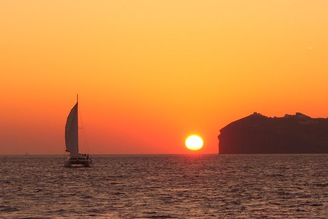 Santorini Caldera Sailing Tour with BBQ Lunch and Drinks - Red Beach and White Beach: beautiful views, short swim stops