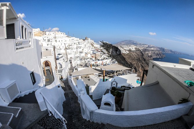 Santorini : Caldera Trail Hike and Sunset - The final stretch toward Oia