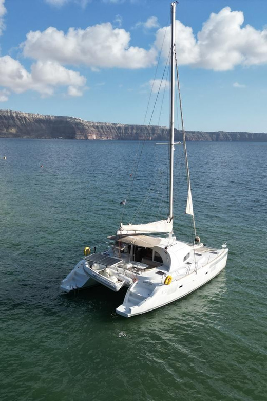 Santorini: Catamaran Cruise with Greek BBQ and Drinks - The caldera and volcanic hot springs