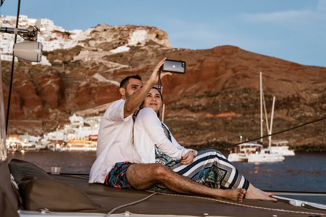Santorini Catamaran Cruise with Greek Meal, Open-Bar and Sunset - Greek food, drinks, and what vegetarians can eat