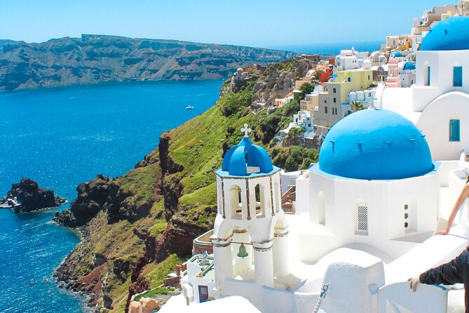 Santorini Classic Highlights and Sightseeing Private Tour - Megalochori: the traditional village pause