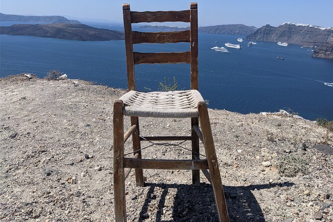 Santorini Classic Highlights and Sightseeing Private Tour - Perissa Black Sand Beach: a relaxed finish