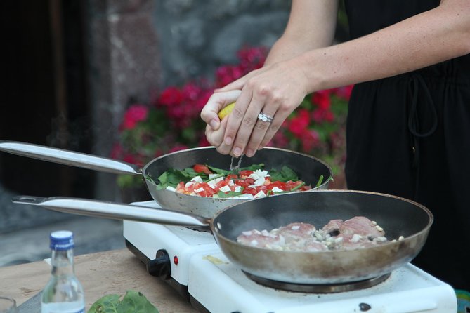 Santorini Cooking and Tasting Experience - Pickup, group size, and what to arrange