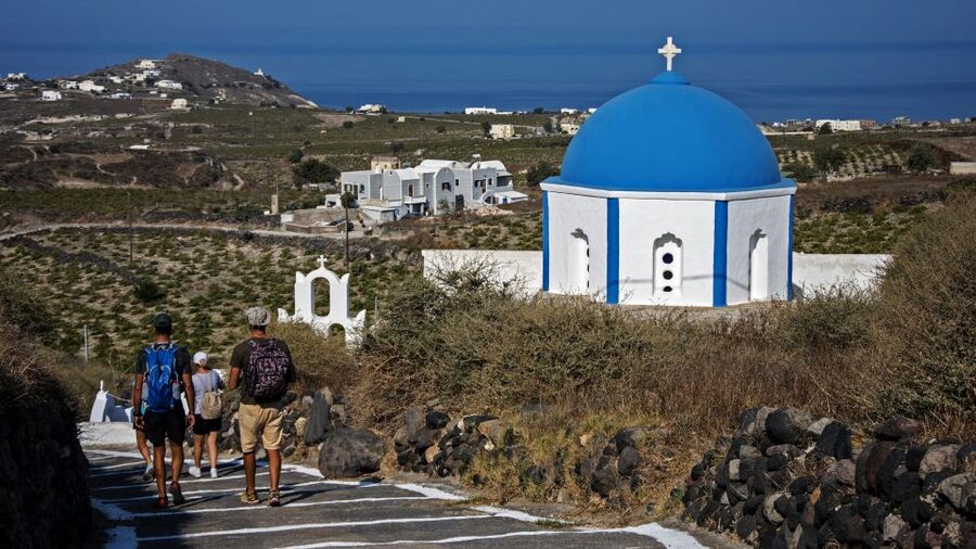Santorini: Cooking Class and Easy Hike - Mesa Pigadia brings a welcome change of pace